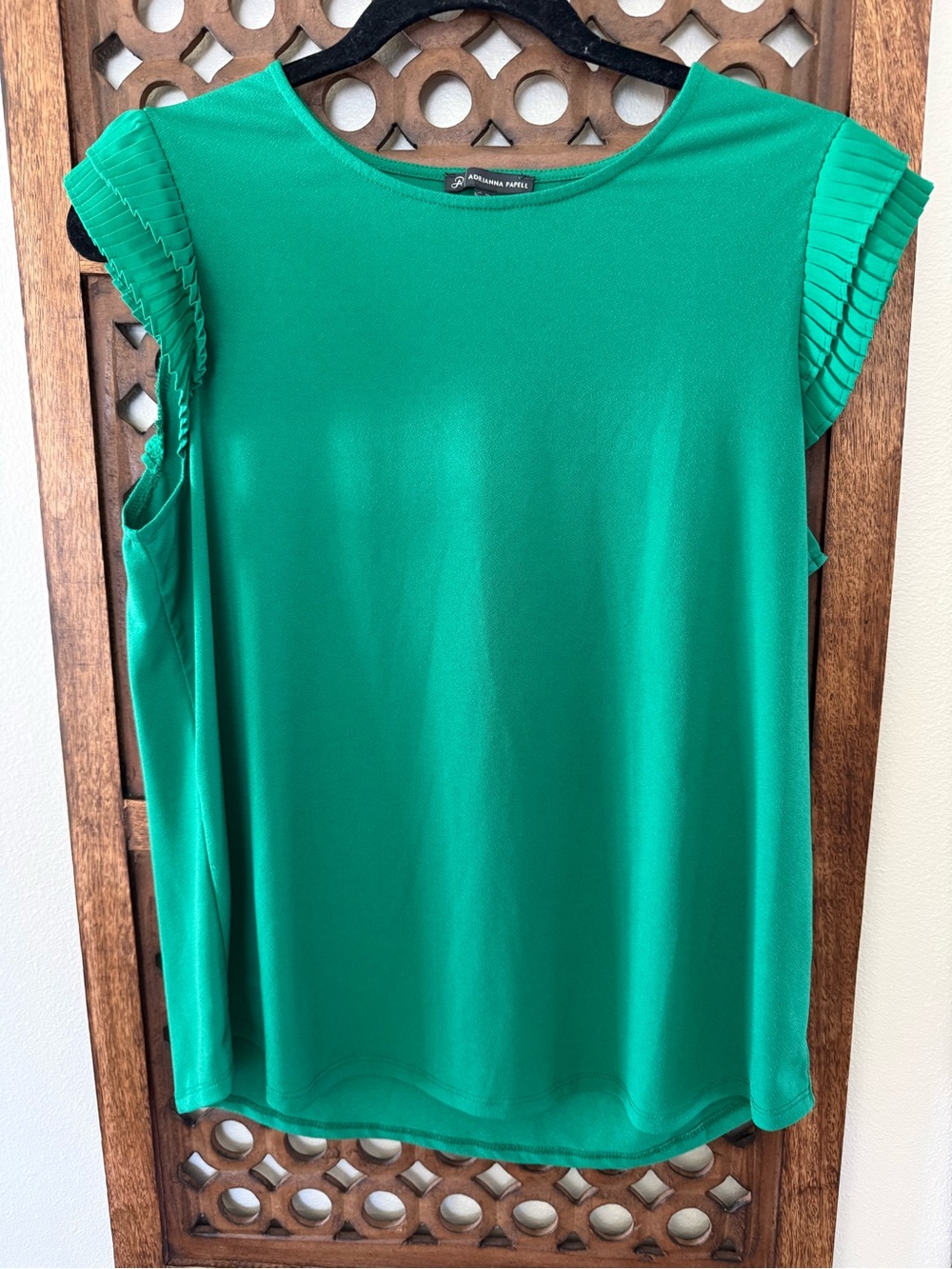 Adrianna Papell Emerald Green Pleated Cap Sleeve Top